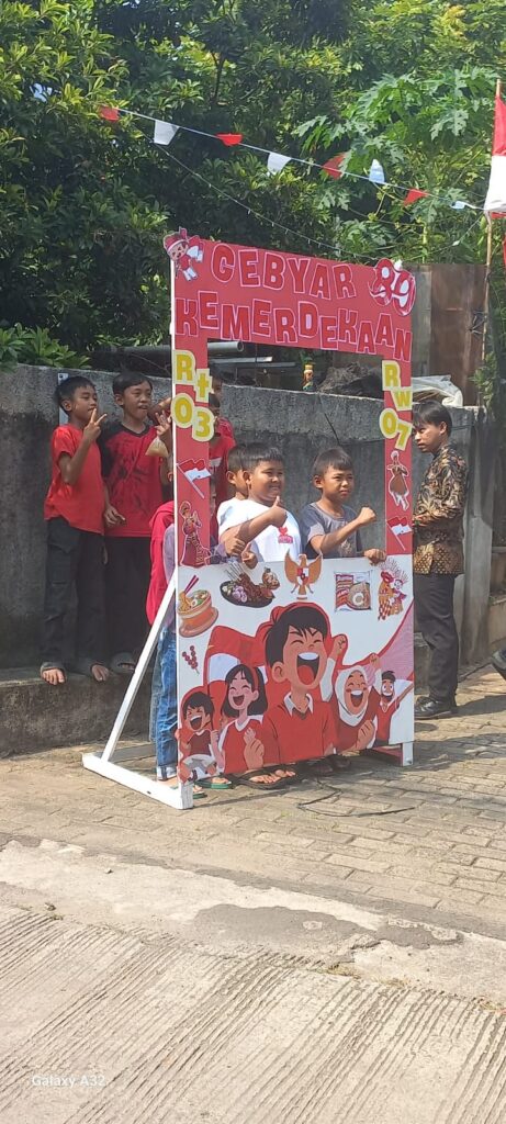 “Masyarakat RT 03 RW 07 Kelurahan Jatikramat Merayakan HUT RI ke-80 dengan Semangat Kebersamaan”