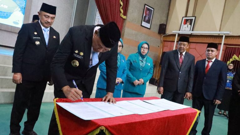 “Wali Kota Bekasi Lantik Ratusan ASN Baru, Tekankan Peningkatan Kinerja dan Pelayanan Publik”