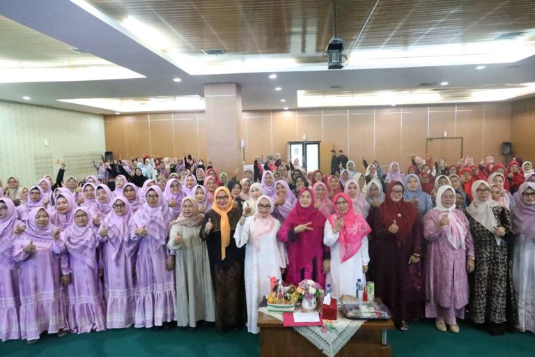 TP PKK Kota Bekasi Gelar Pengajian Rutin dan Salurkan Bantuan untuk Aceh Jelang Ramadhan