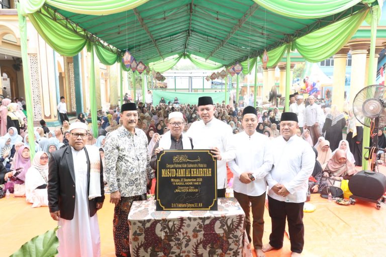 Wali Kota Bekasi Hadiri Tabligh Akbar Maulid dan Resmikan Masjid Al-Khairiyah Cimuning